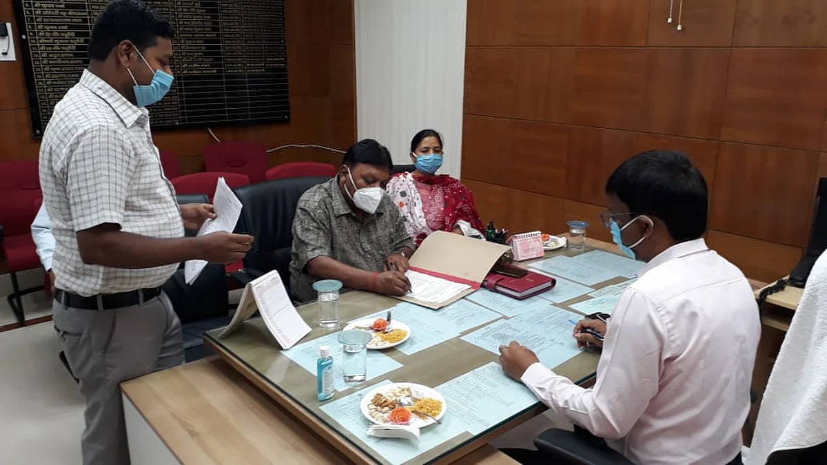 नये डीडीसी प्रभात कुमार बरदियार ने लिया प्रभार