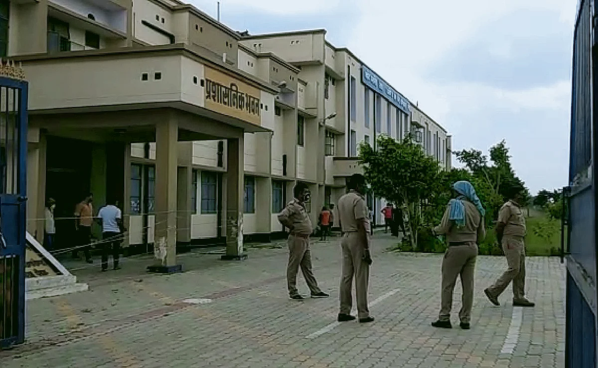 होमगार्ड ऑफिस और दो फैक्ट्रियों में आग लगने से लाखों का नुकसान
