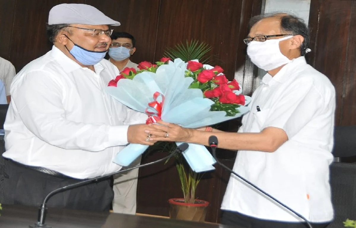 नवनियुक्त मुख्य सचिव ओमप्रकाश ने संभाला चार्ज, गिनाईं शासन की प्राथमिकताएं