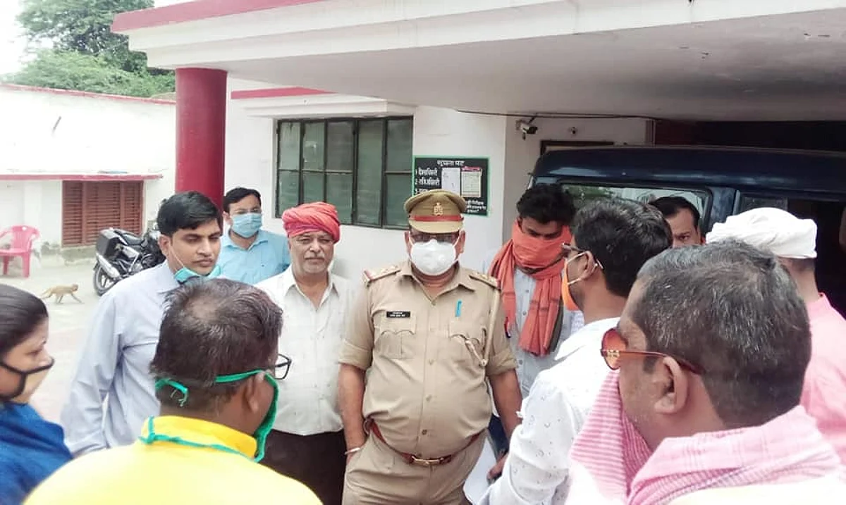 मौत के मामले में एसएचओ से मिले हिंदू जागरण मंच के पदाधिकारी