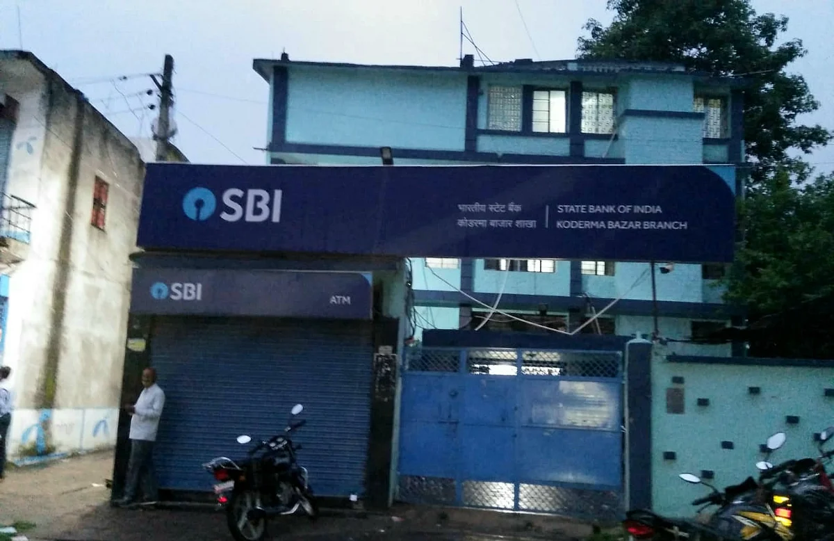 अब बैंक कर्मी हो रहे कोरोना के शिकार, तीन मरीज मिलने के बाद एसबीआई बन्द