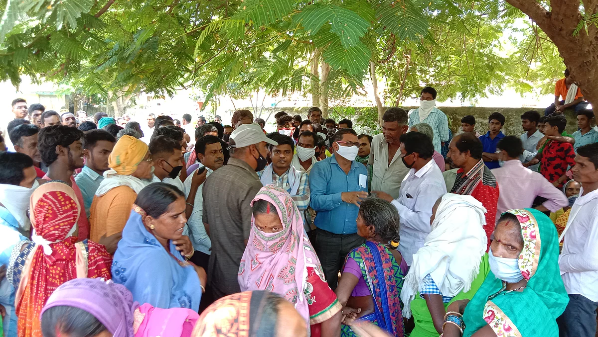 प्रधानमंत्री आवास योजना के तहत नियम विरुद्ध हो गया आवास स्वीकृत, ग्राम करेठा में बनी विवाद की स्थिति