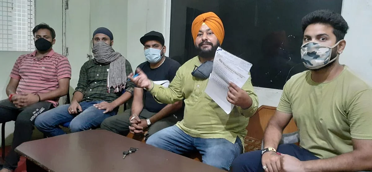 वरिष्ठ नागरिक और अन्य लोगों को प्रदर्शन के दौरान हिरासत में लिए जाने की घटना पर सर्व धर्म सेवा समिति ने कड़ी निंदा की