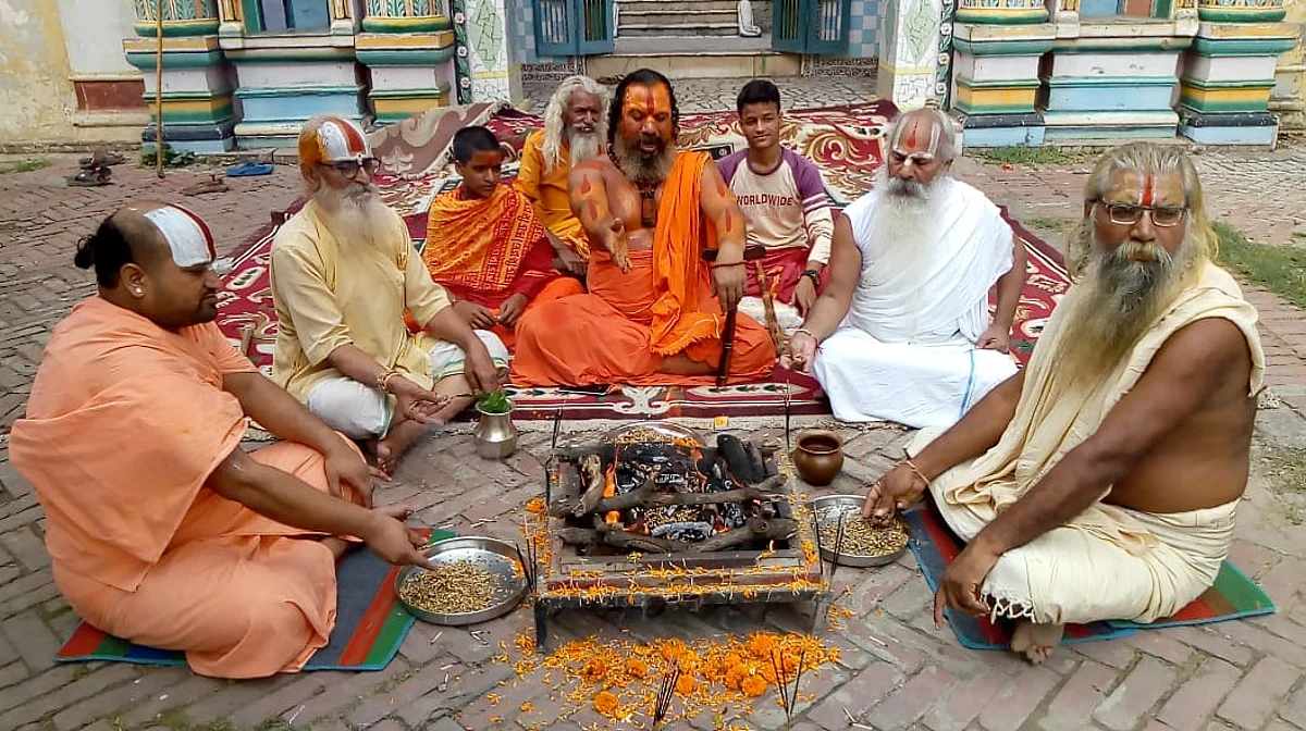 रामनगरी में प्रधानमंत्री के जन्मदिन पर जगद्गुरु ने किया अश्वमेध महायज्ञ