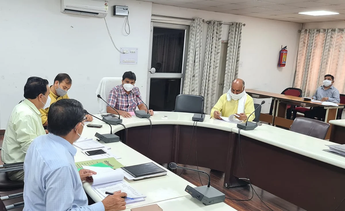 दो सप्ताह में स्थिति को सुधारें अन्यथा कार्रवाई की जायेगी : जिलाधिकारी