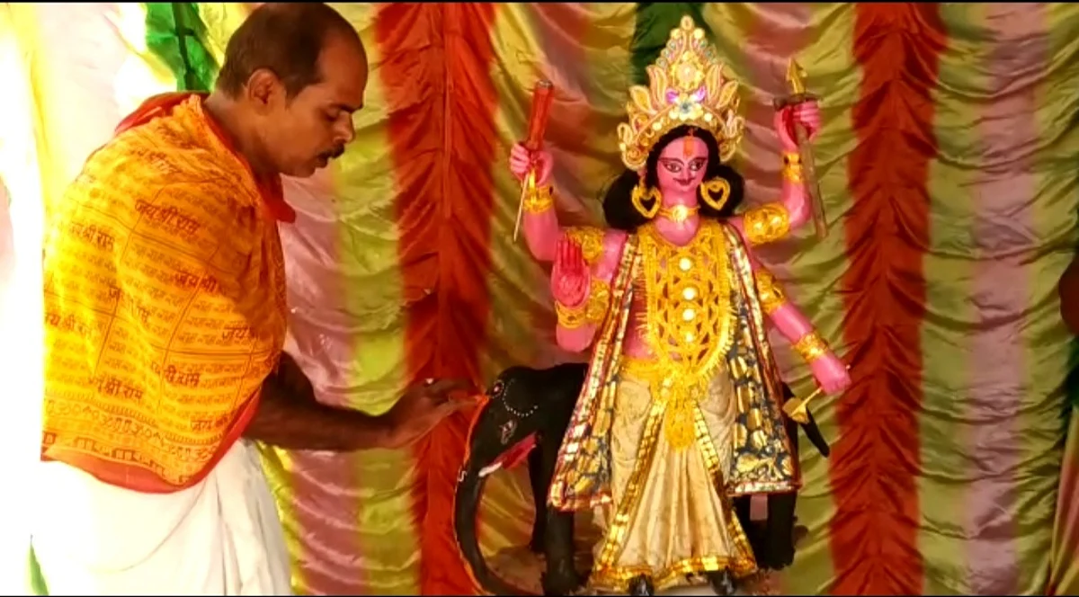 धूमधाम से मनाया गया भगवान विश्वकर्मा की पूजा
