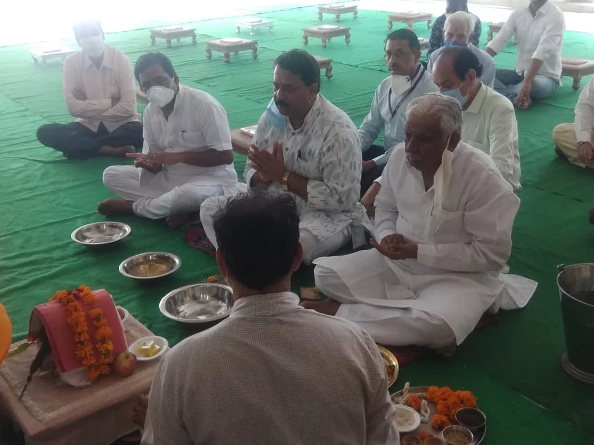 विप्र फाउंडेशन ने करवाया कोरोना से मृत आत्माओं हेतु तर्पण