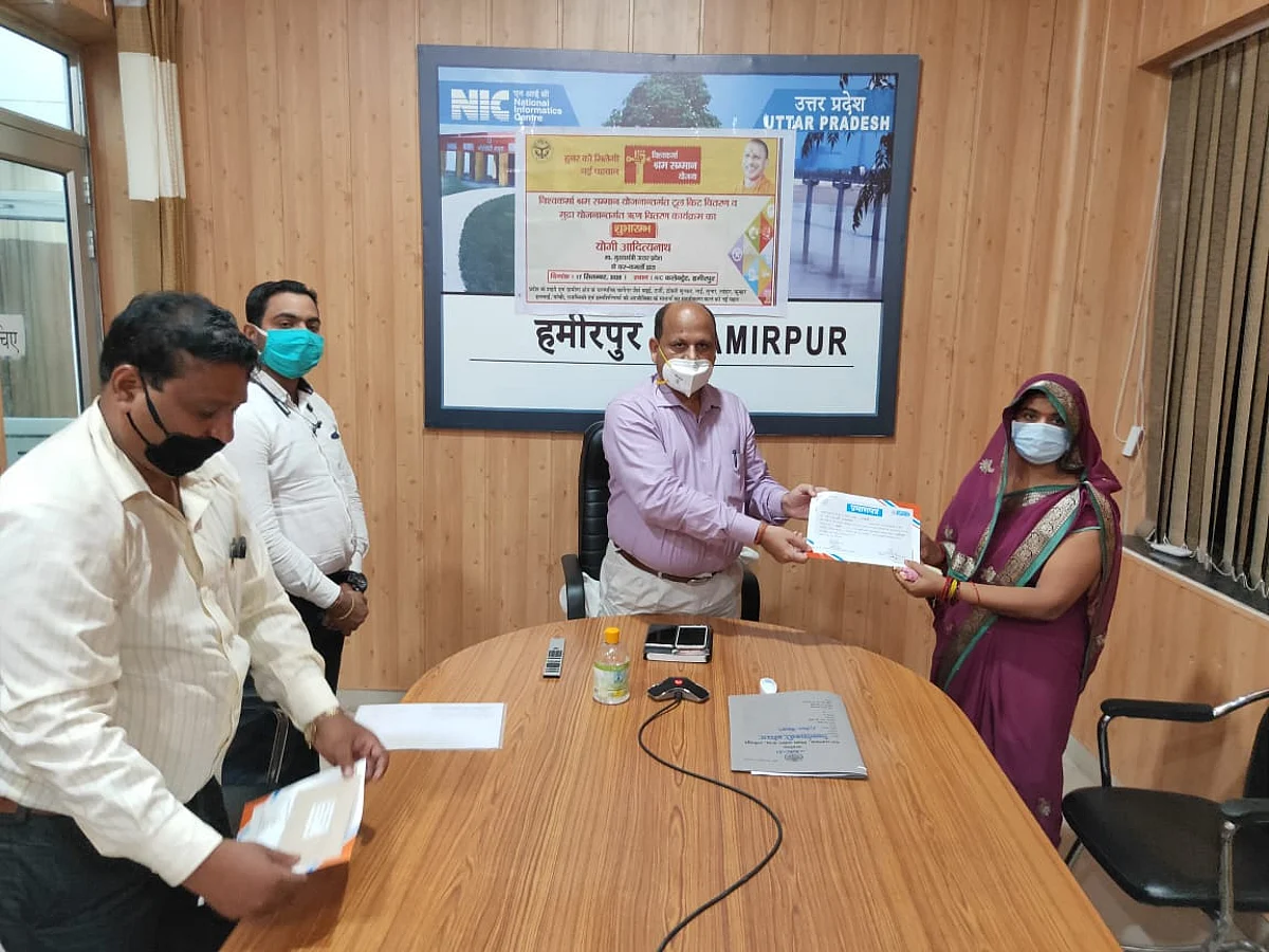 विश्वकर्मा श्रम सम्मान योजना से कारीगरों के घरों में आयेगी खुशियांः डीएम