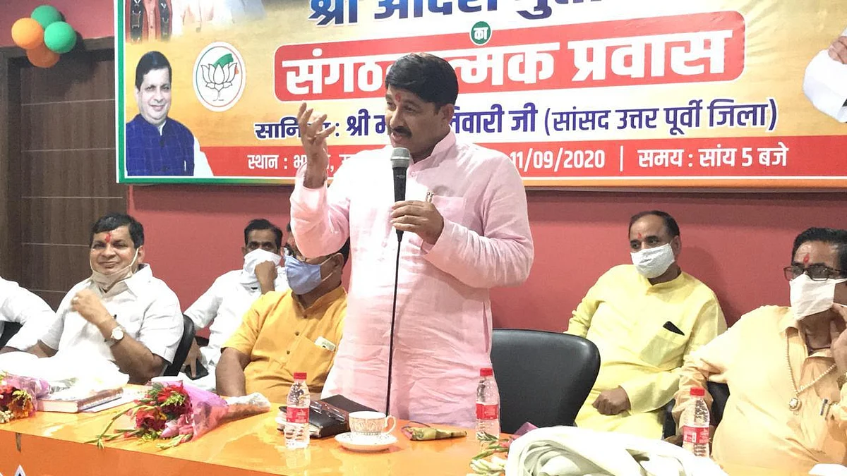 सांसद मनोज तिवारी और सिद्धार्थन ने सेवा सप्ताह की तैयारियों को लेकर कार्यकर्ताओं के साथ की बैठक