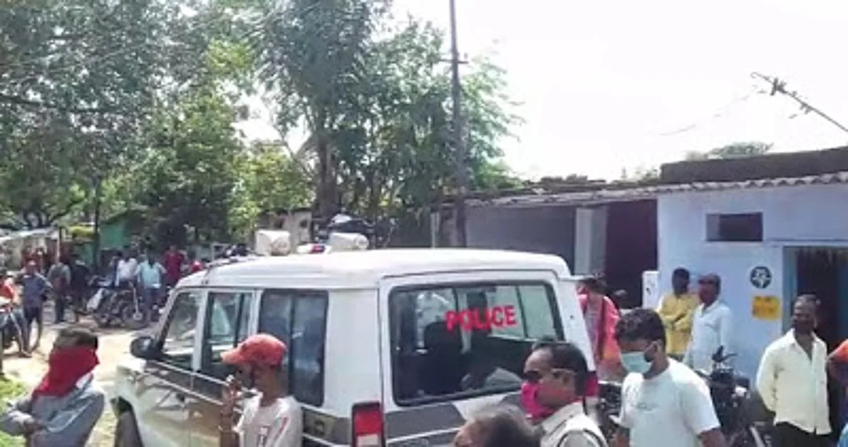 फंदे पर लटकी मिली युवक और युवती की लाश, पुलिस जुटी जांच में
