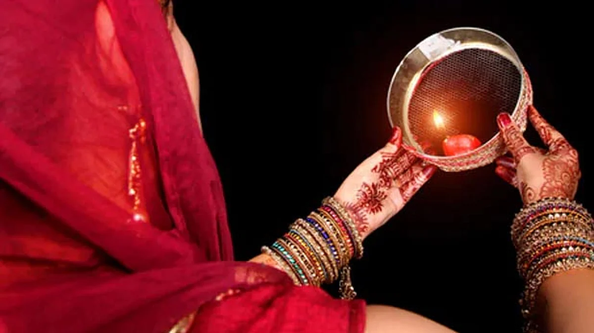 करवा चौथ 2021 - व्रत विधि, पूजा सामग्री, और पूजा विधि