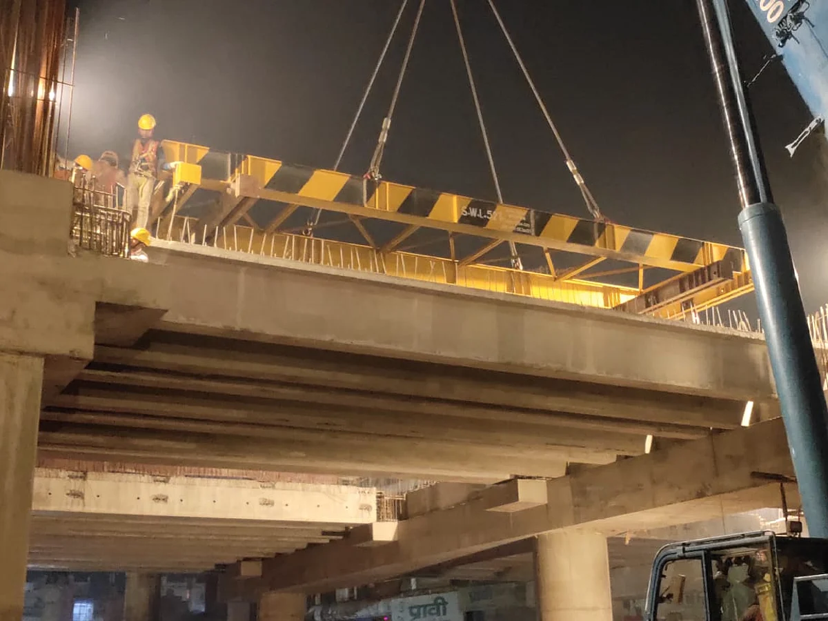 आईआईटी से मोतीझील के बीच सभी मेट्रो स्टेशनों का तैयार हुआ कॉनकोर्स का आधार