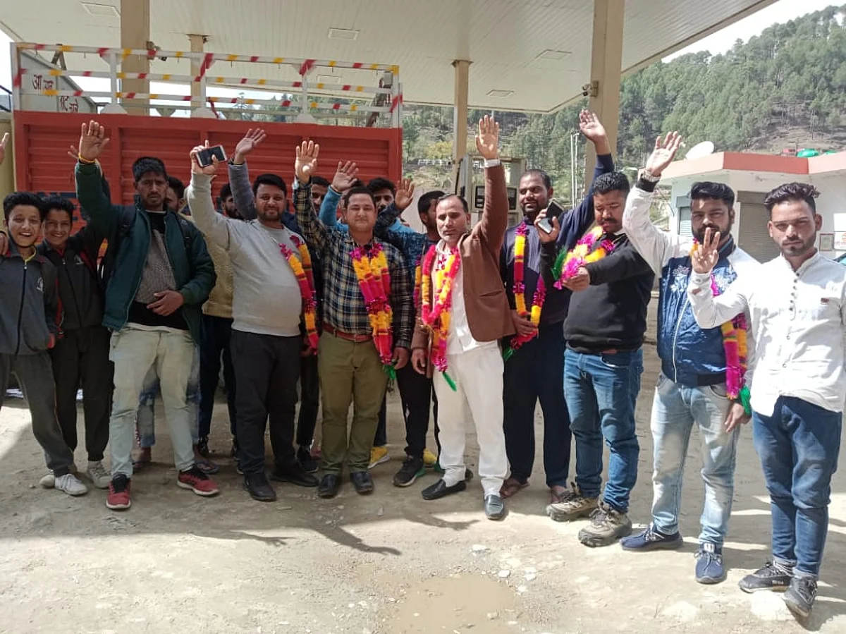 पेट्रोल व डीजल की मूल्यवृद्धि पर यूथ कांग्रेस का प्रदर्शन