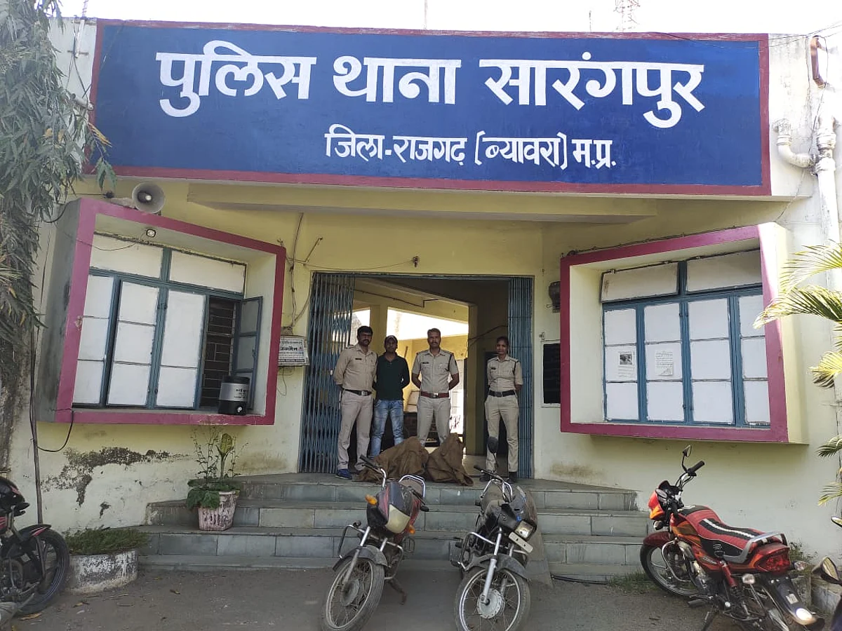 चैकिंग के दौरान चार आरोपितों के कब्जे से चोरी की मोटर सहित दो बाइक जब्त