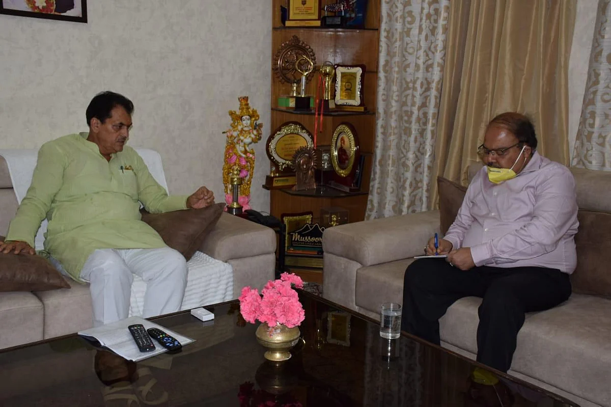 विधानसभा अध्यक्ष से मिले मुख्य सचिव