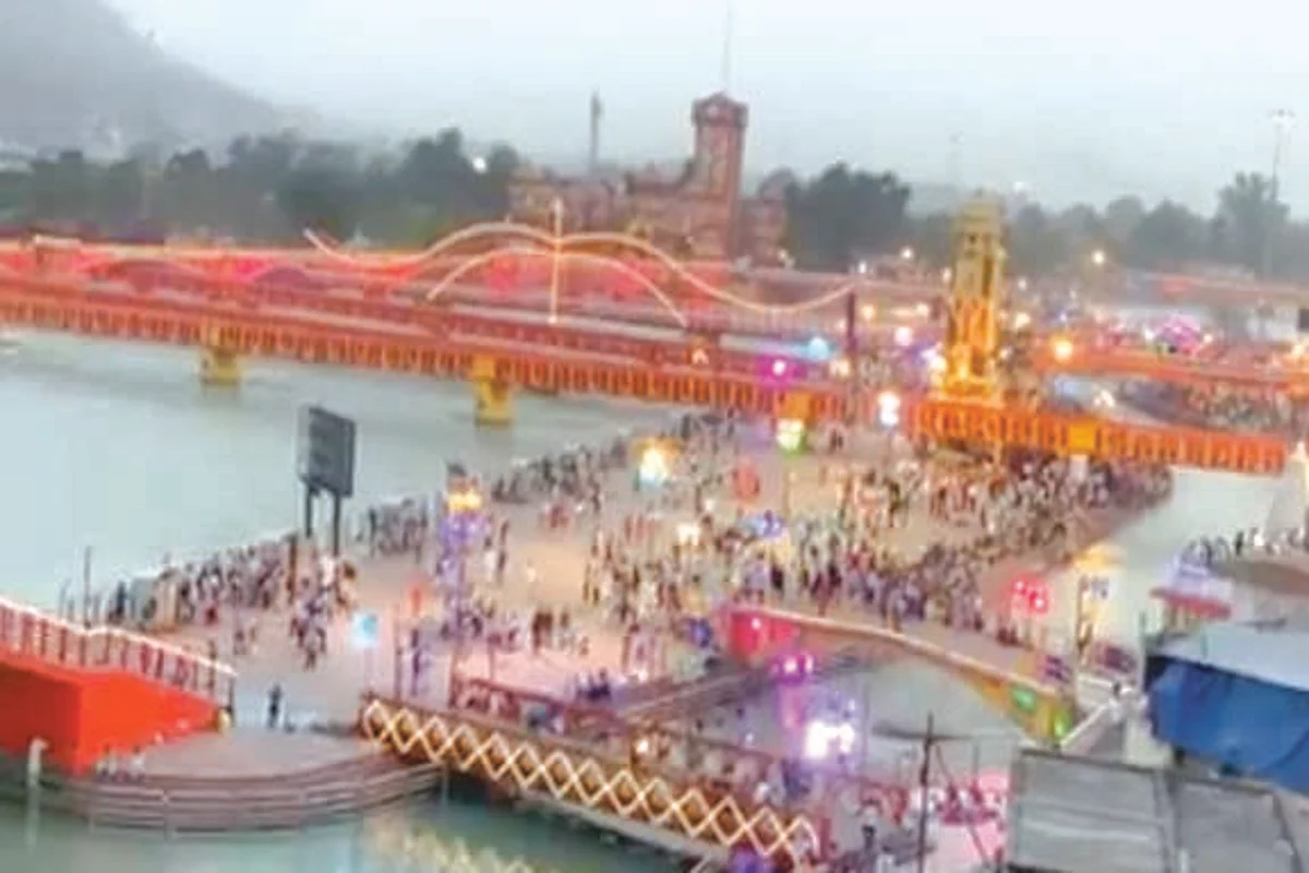 महाकुंभः जगमगाने लगा हरिद्वार