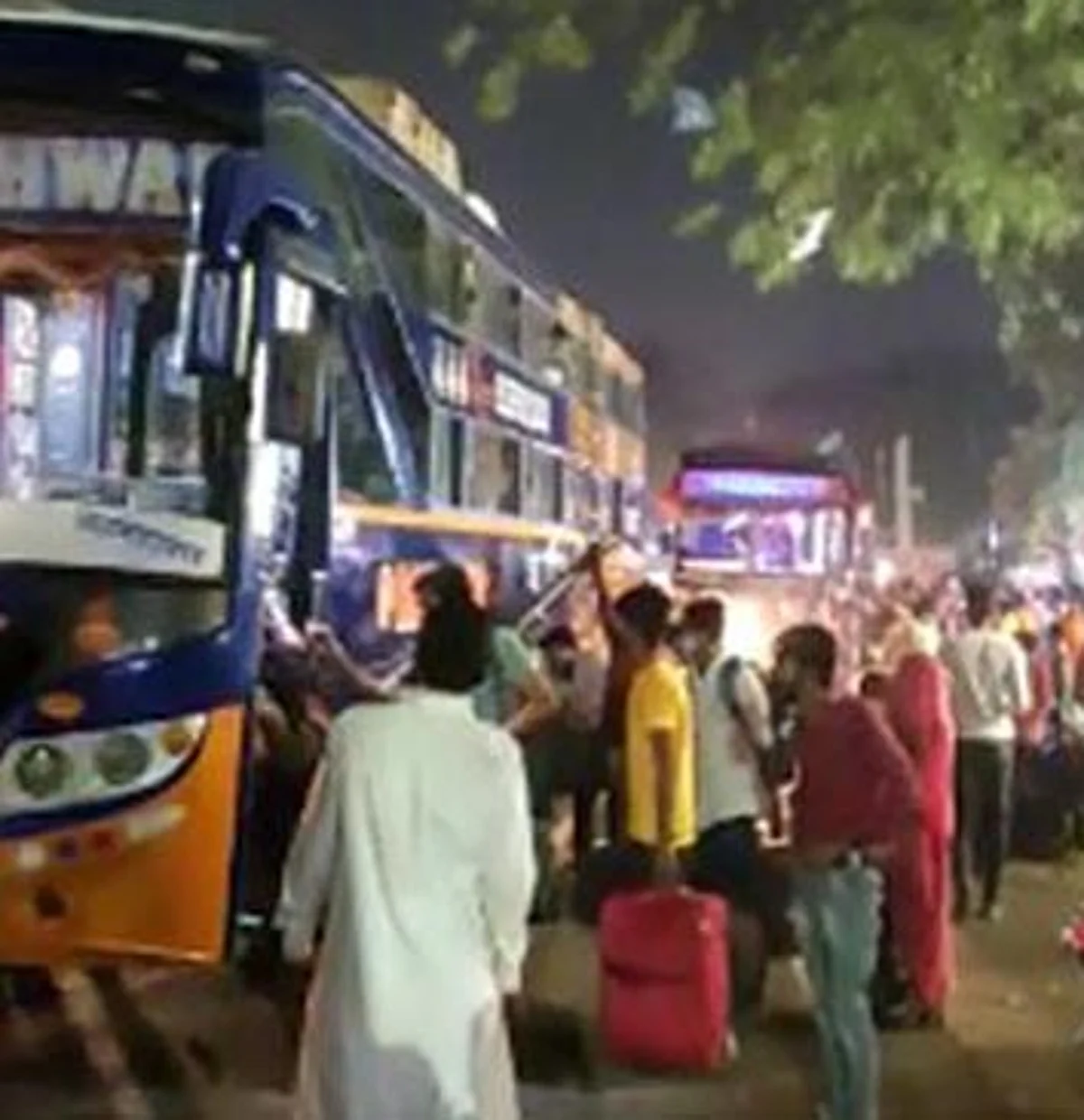 अहमदाबाद, तालाबंदी के डर से राजस्थानी लोगों ने गृह राज्य का रुख किया