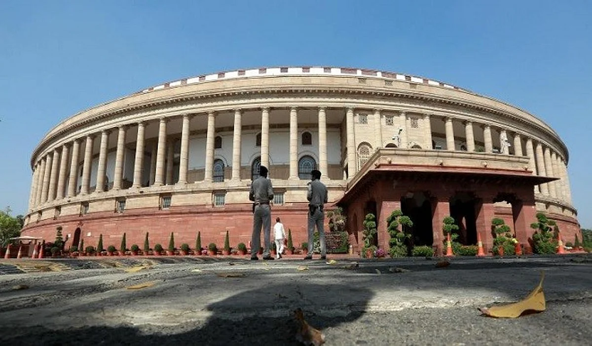 संसद में आज: किशोर न्याय संशोधन विधेयक लोकसभा से पास, GNCTD बिल पर राज्यसभा में विपक्ष का हंगामा