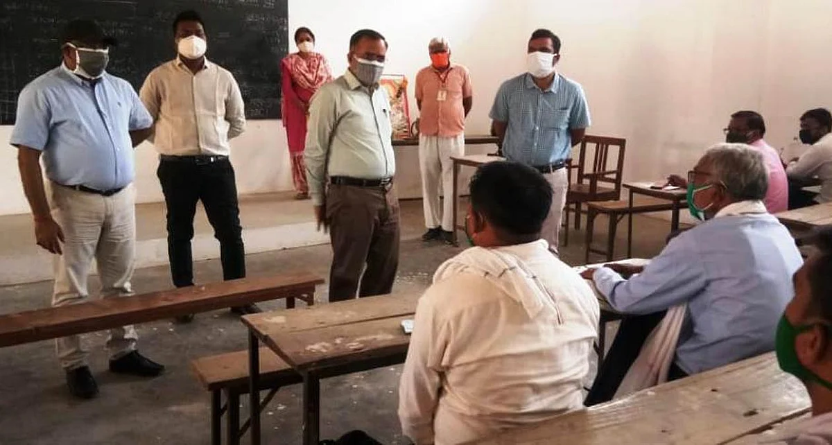 कोरोना जांच के बाद ही प्रत्याशियों को मिलेगा मतगणना स्थल पर प्रवेश : डीएम
