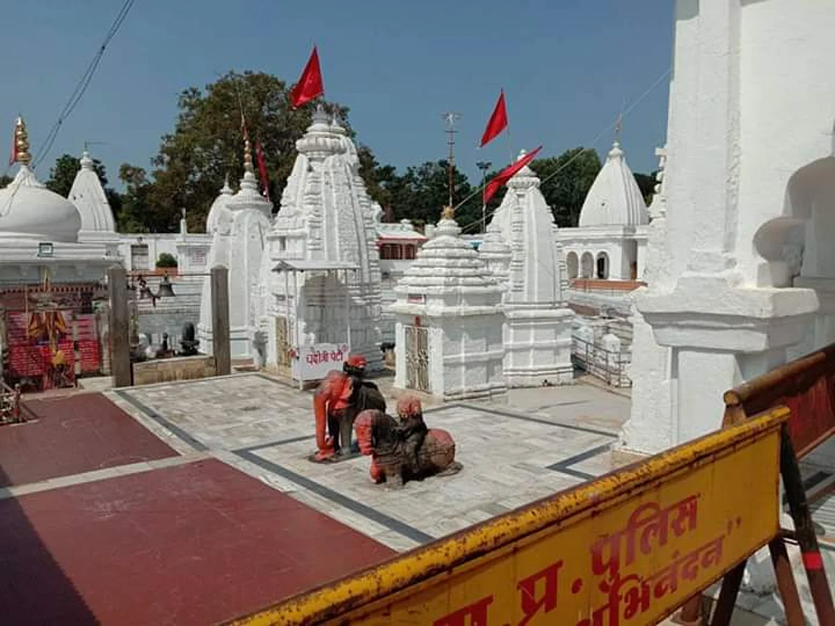 अमरकंटक में कोरोना असर: पर्यटकों की जगह धार्मिक स्थलों पर पसरा है सन्नाटा