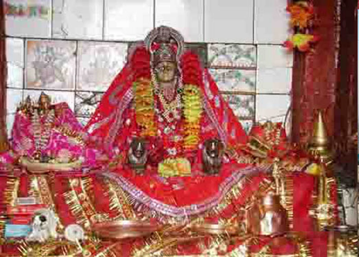 माँ रतनगढ़ व मां राजेश्वरी के दरवार में देखने मिलते हैं अद्भुत चमत्कार