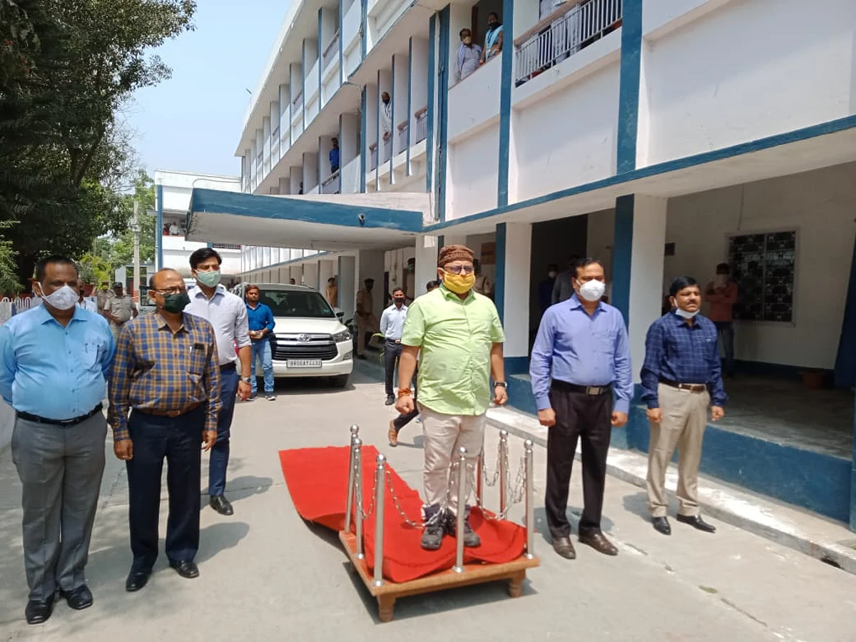 तिरहुत प्रमंडल के आयुक्त ने ग्रहण किया दरभंगा प्रमंडल का अतिरिक्त प्रभार