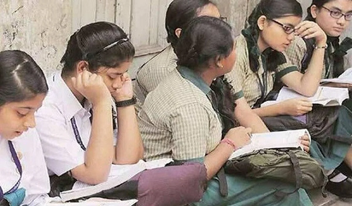 महामारी के कारण रद्द हुई CBSE के 10वीं की बोर्ड परीक्षा, 12वीं के एक्जाम भी टले
