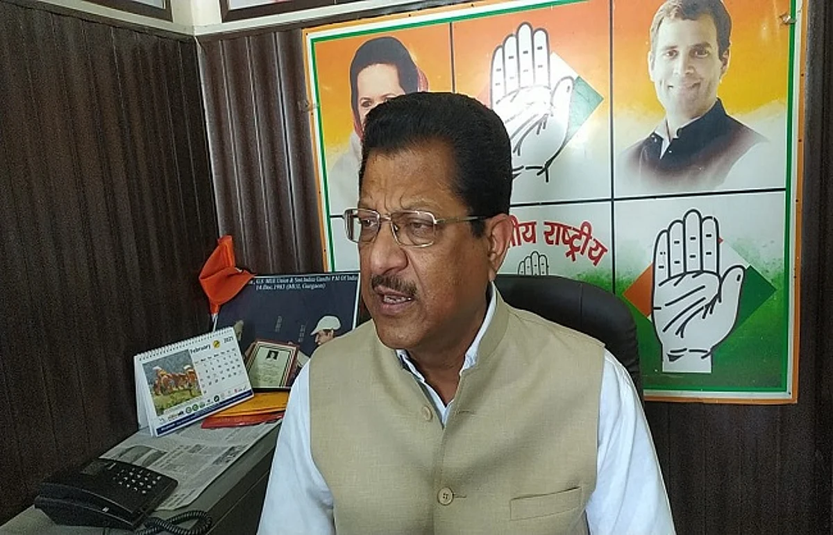 कांग्रेस ने एबीवीपी कार्यकर्ताओं के कोविड अस्पताल में पहुंचने पर प्रशासन को घेरा