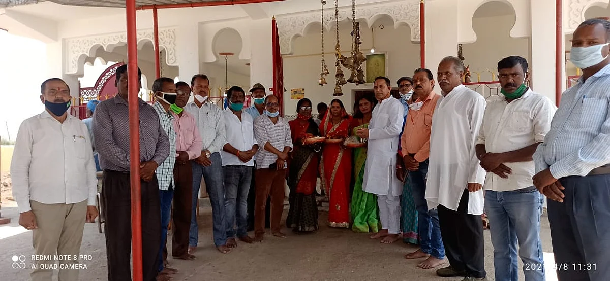 अर्जुन मुंडा के स्वस्थ लाभ के लिए भाजपाइयों ने की सोनमेर माता मंदिर में पूजा-अर्चना