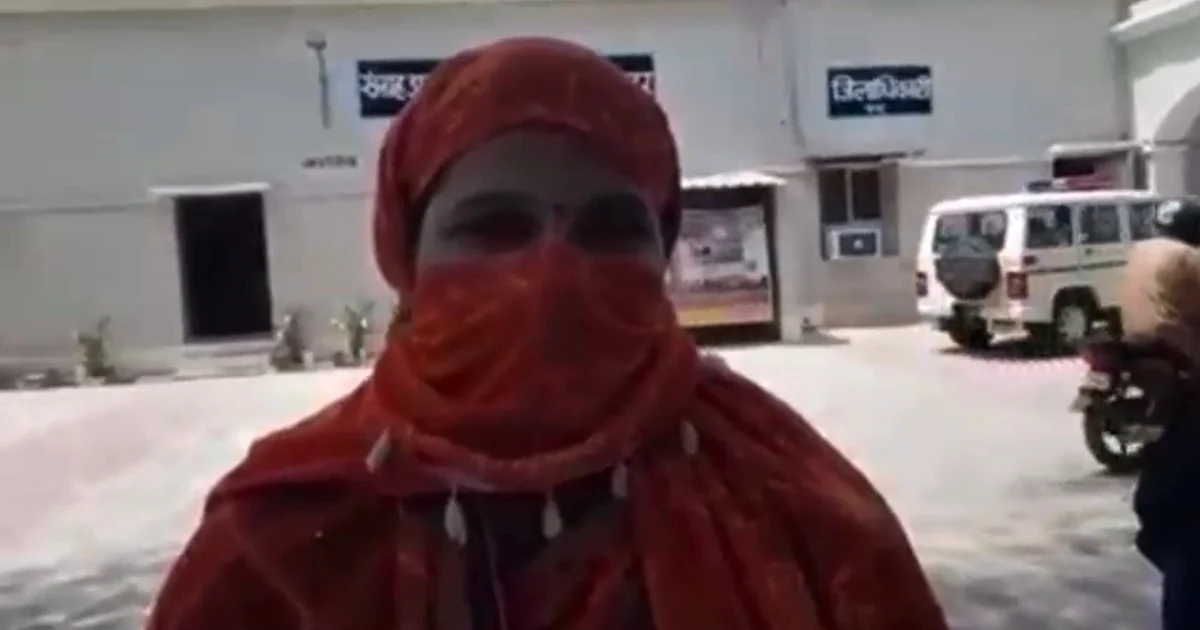 महिला उम्मीदवार को प्रचार करने से रोक रहे हैं एमएलसी के भाई, जिलाधिकारी से शिकायत