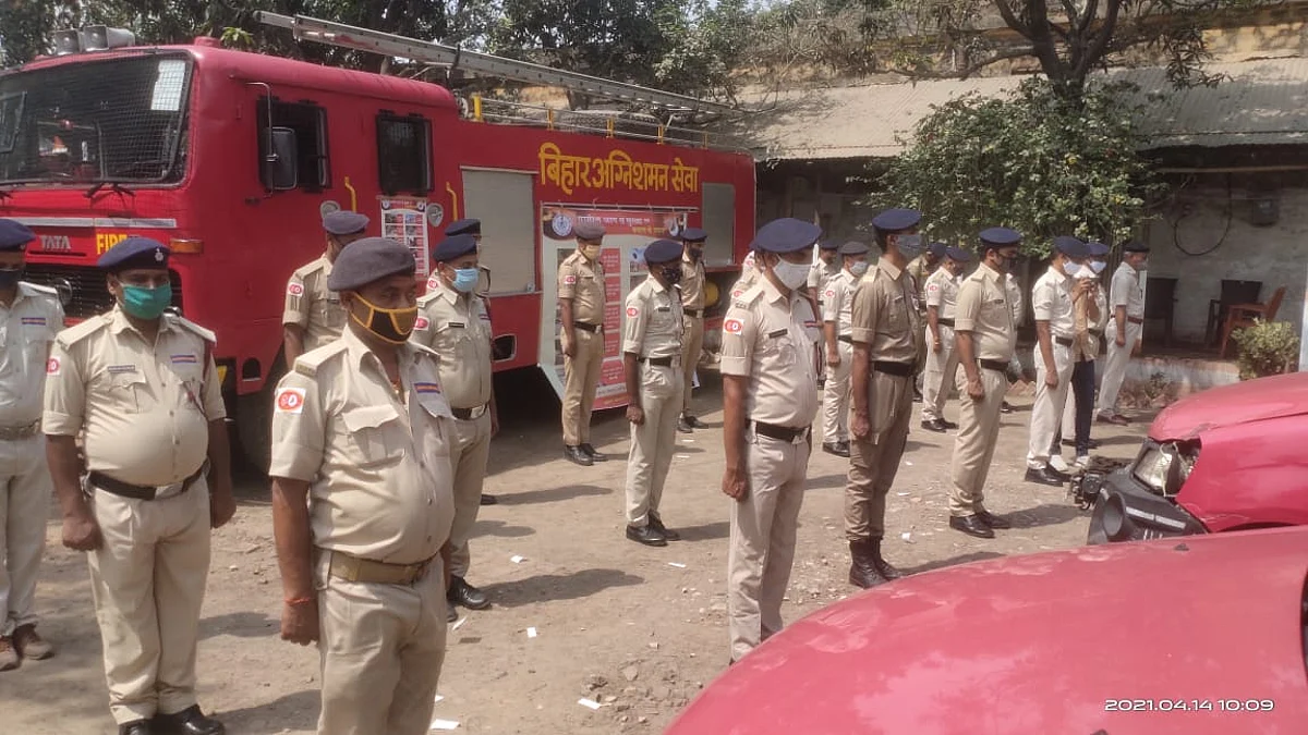 अग्निशमन सेवा सप्ताह कार्यक्रम में शहीदों को दी गई श्रद्धांजलि