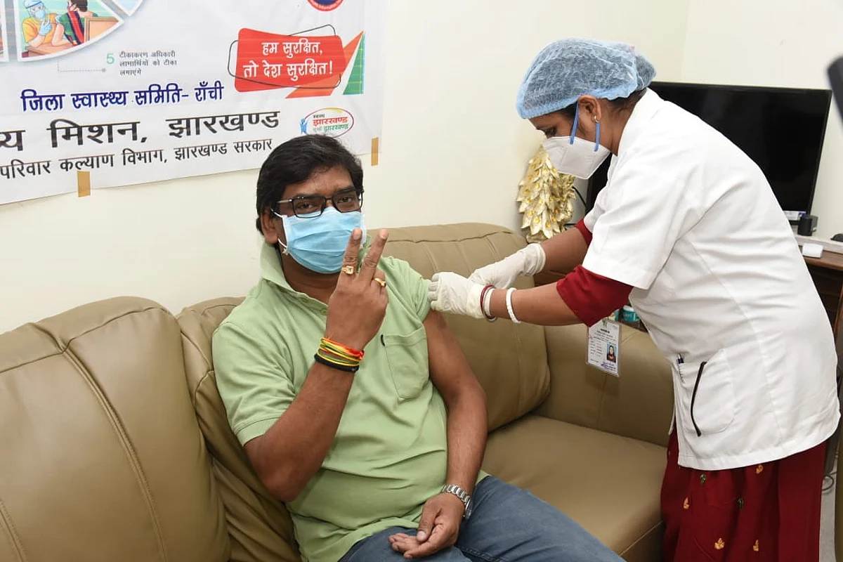 मुख्यमंत्री ने कोरोना का पहला डोल लिया