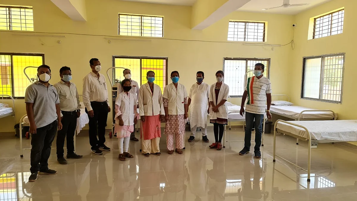 विधायक मोहन मरकाम ने 100 बिस्तरों वाले कोविड केयर सेंटर का किया शुभारंभ