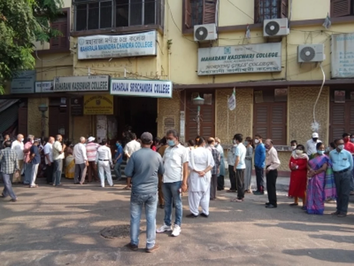 बंगाल के आखिरी चरण में सुबह-सुबह बंपर वोटिंग