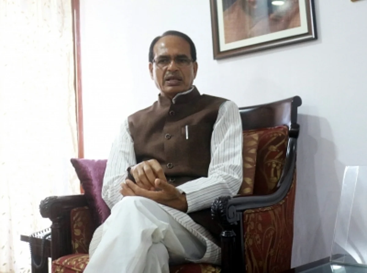 कोरोना रोकने के लिए गांव को बंद रखें : शिवराज