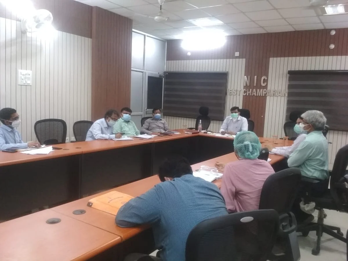 पश्चिम चंपारण मे कोविड-19 का संक्रमण काफी तेजी से बढ़ रहा है