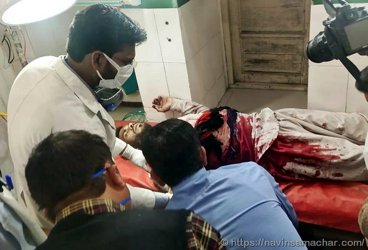 रमजान के दिन नमाज के बाद दो पक्षों में खूनी संघर्ष, दो गंभीर घायल