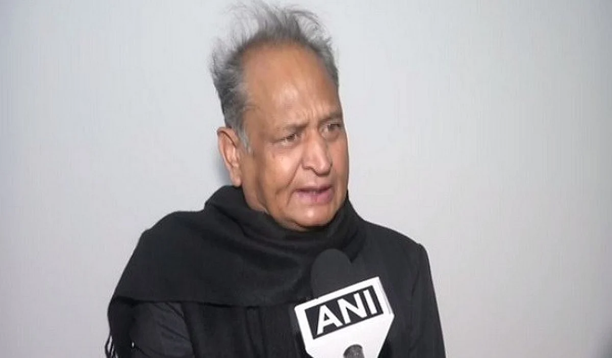 प्रधानमंत्री मोदी ने कोरोना संक्रमित अशोक गहलोत, उनकी पत्नी के जल्द स्वस्थ होने की कामना की