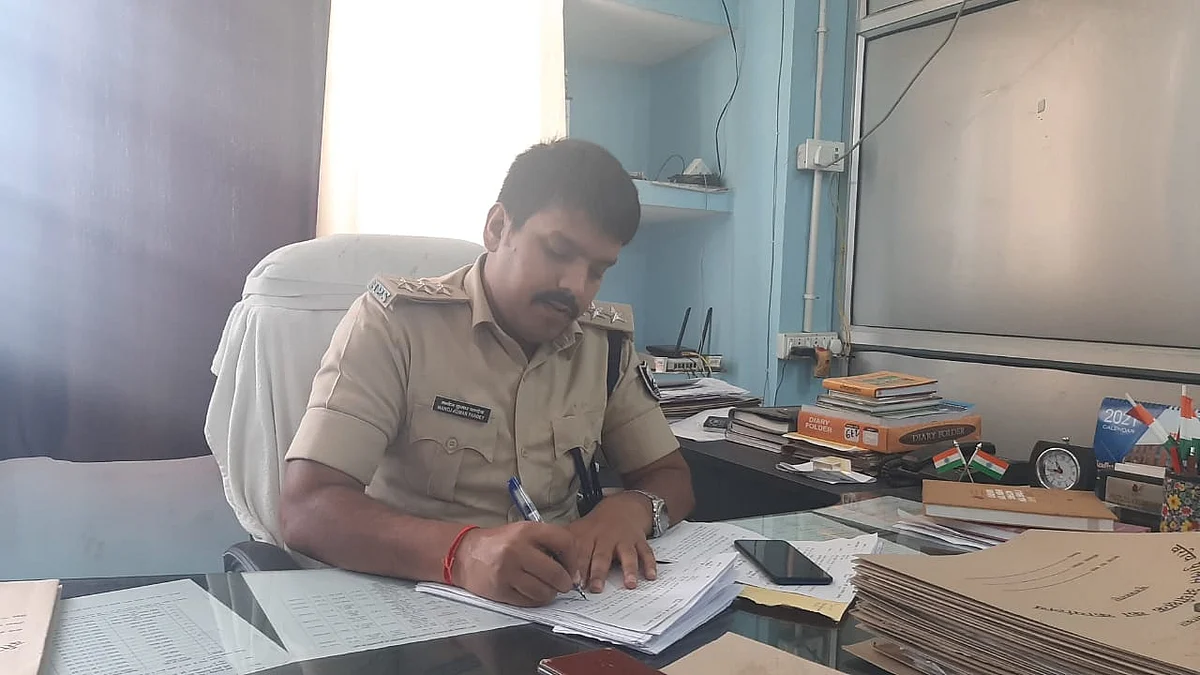 बिहार के मुजफ्फरपुर में हैंडग्रेनेड और रायफल संग अपराधीयों की हुई गिरफ्तार