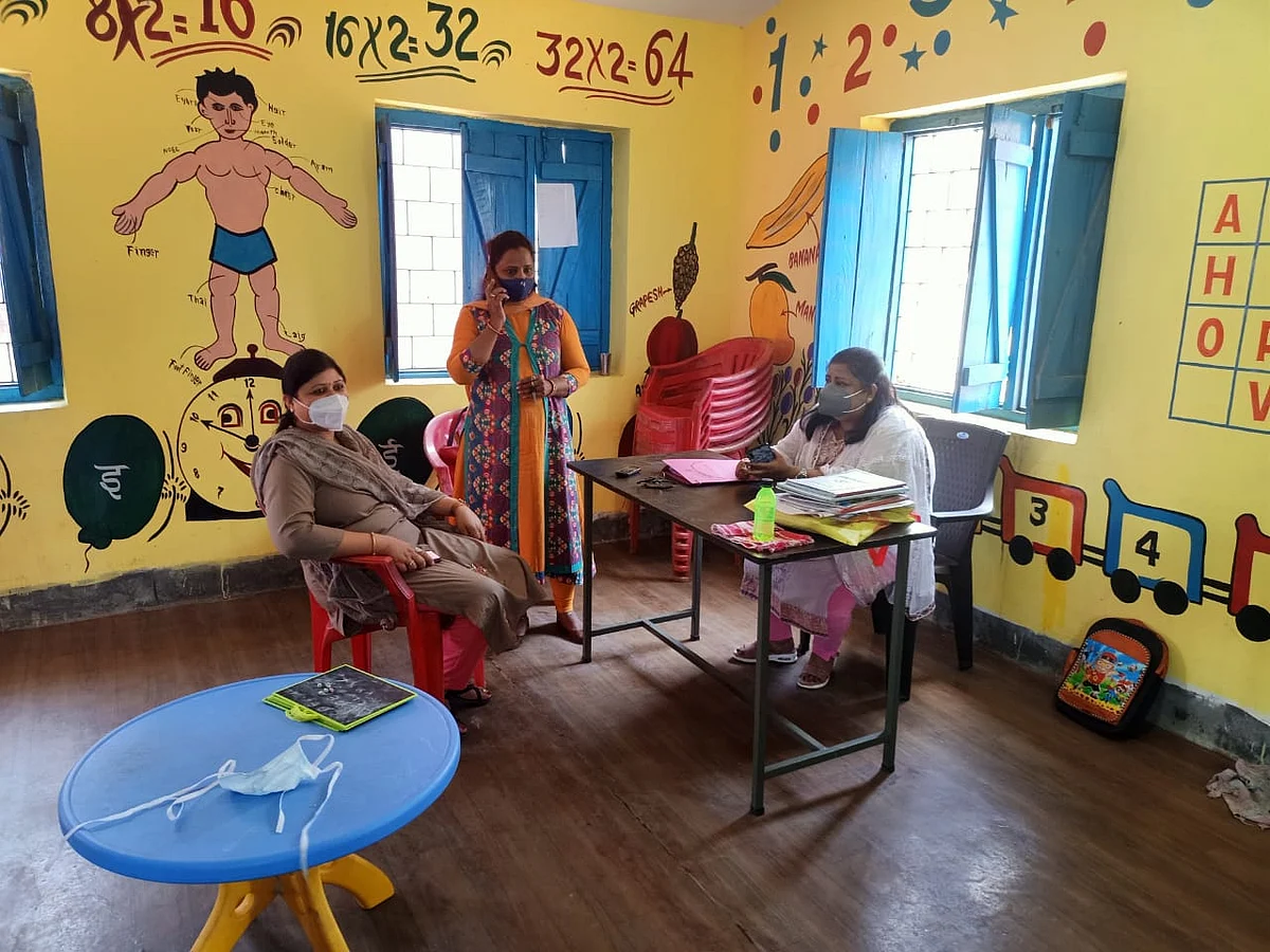 पंचायतों में शुरू हुआ आंगनबाड़ी केंद्र, सोशल डिस्टेंसिंग को लेकर अधिकारियों ने लिया जायजा