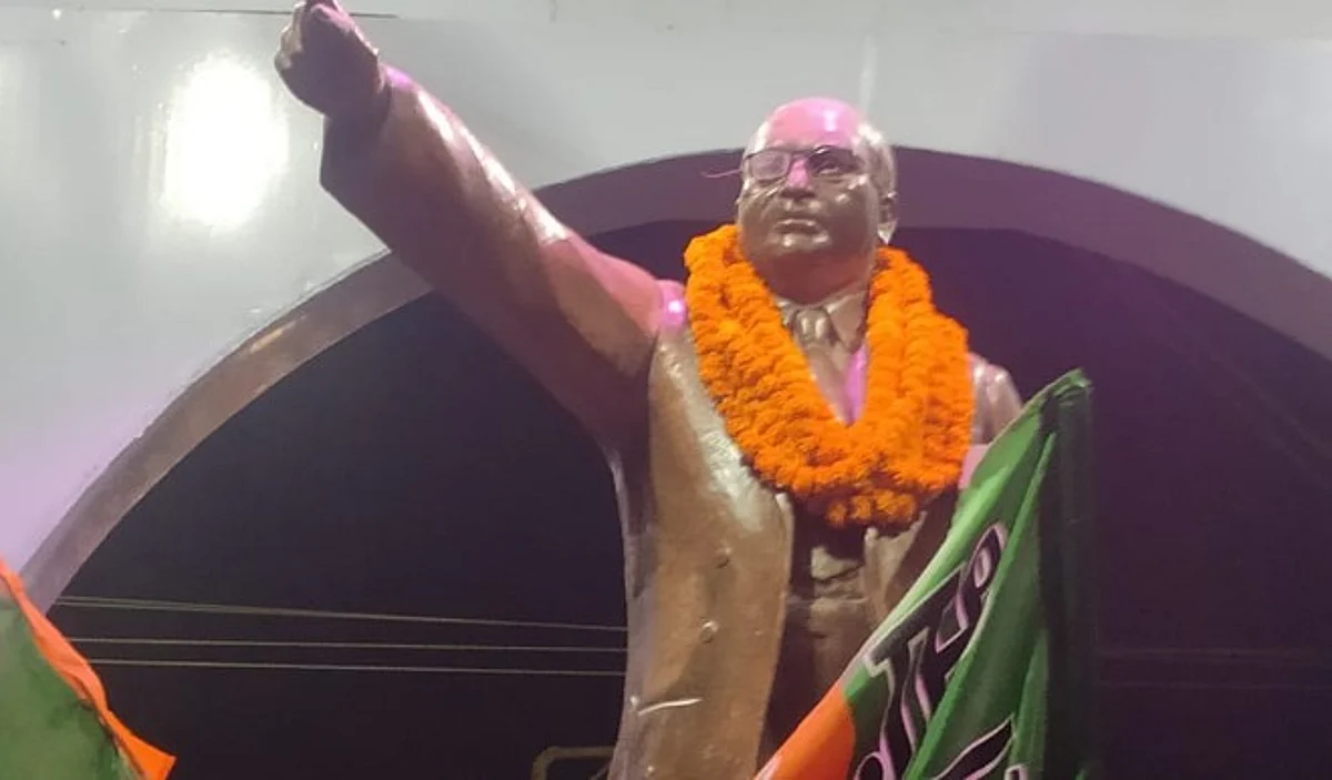 गोरखपुर की बड़ी खबरें: भाजपा ने प्रतिमा पर माला पहनाकर मनायी अम्बेडकर जयंती