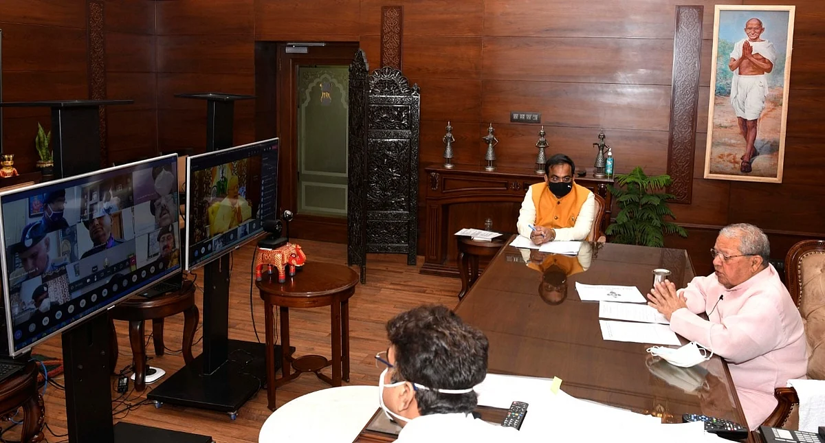 कोरोना महामारी में प्रशासन के साथ मिलकर सेवा कार्य करें स्काउट-गाइड : राज्यपाल