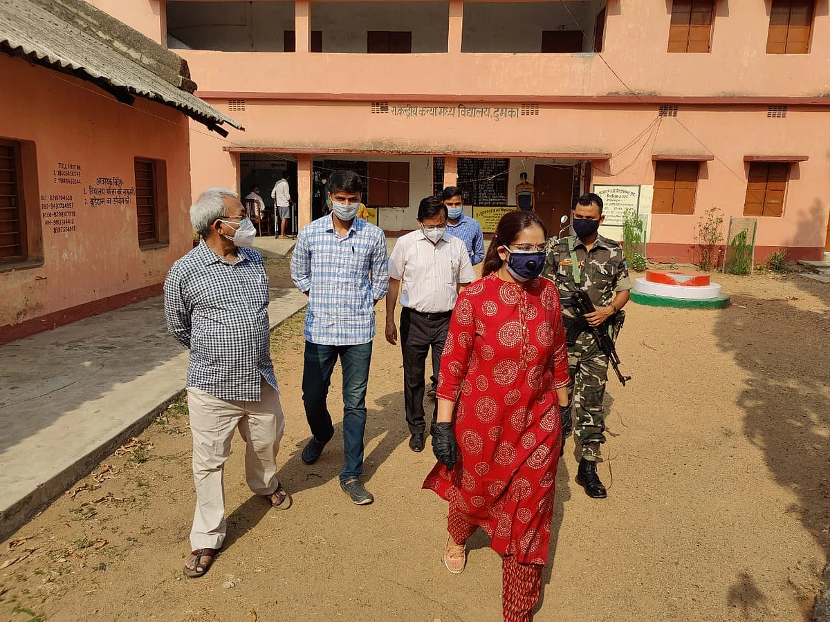 शहरी क्षेत्र में रैपिड एंटीजन टेस्ट अभियान का डीसी ने किया निरीक्षण