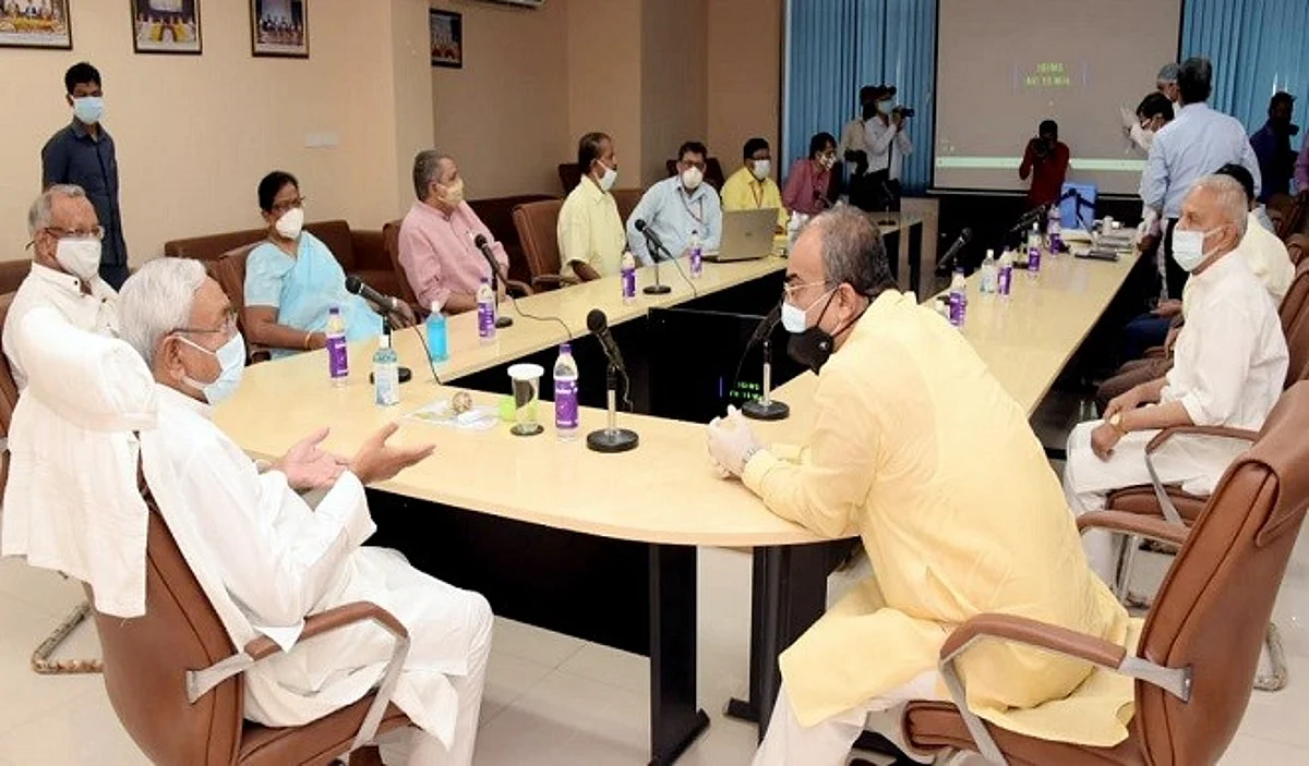 बिहार में बढ़ते कोरोना संक्रमण के मद्देनजर अतिरिक्त प्रतिबंध, शाम चार तक खुलेंगीं दुकानें