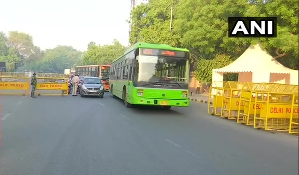 गौतम बुद्ध नगर में कोविड-19 संबंधी नियमों का उल्लंघन करने को लेकर 694 व्यक्तियों पर लगा जुर्माना