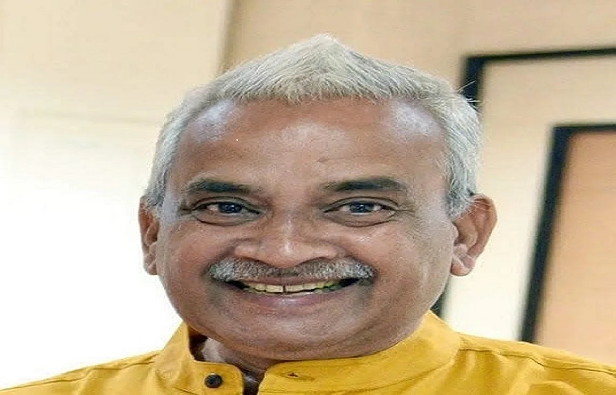 संकट के समय सतही सियासत