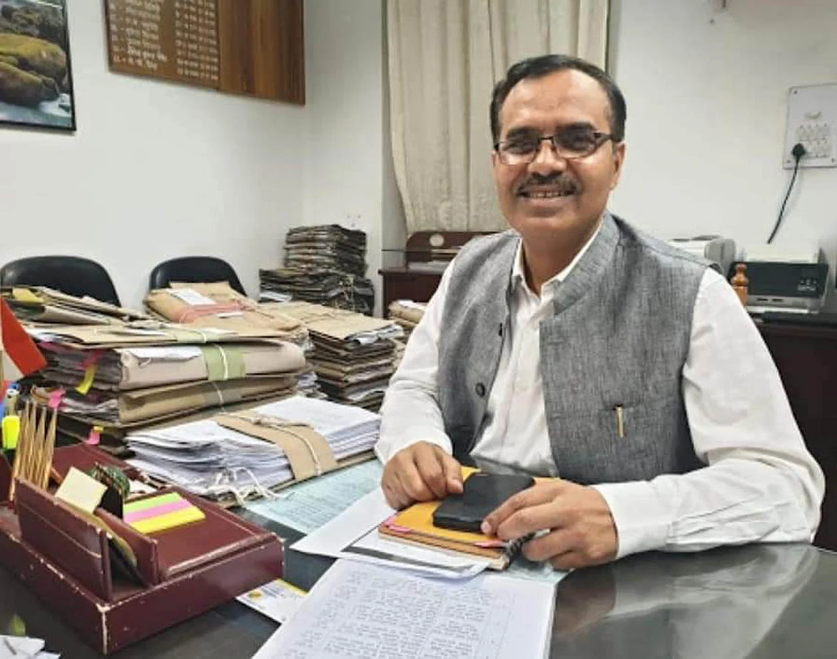 हाॅटस्पाट क्षेत्रों समेत विभिन्न स्थानों में हुआ सैनेटाइजेशन