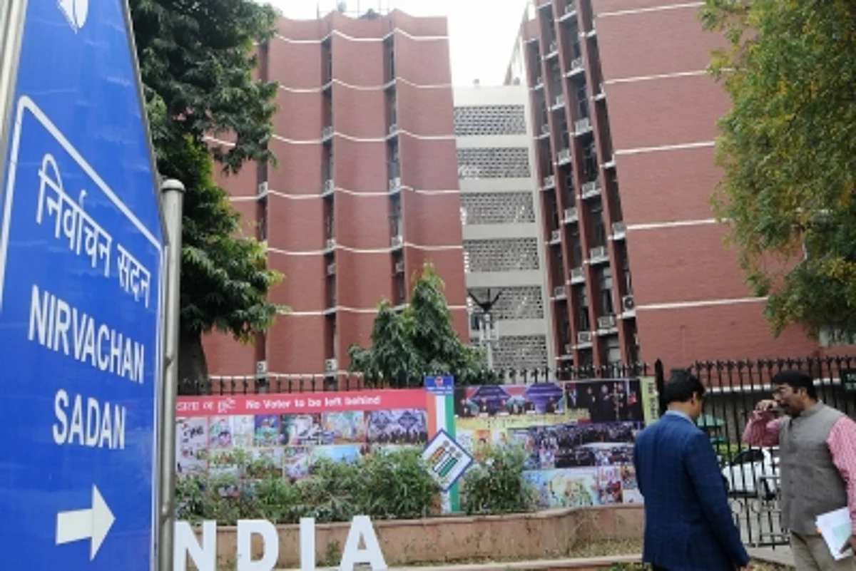 चुनाव आयोग ने बंगाल सरकार से नंदीग्राम रिटर्निग ऑफिसर को सुरक्षा देने को कहा