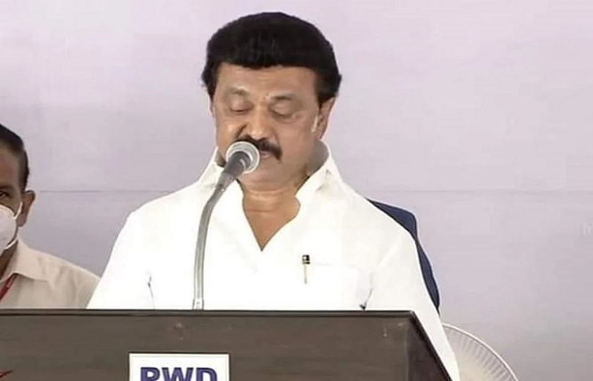 तमिलनाडुः स्टालिन ने पहली बार संभाला मुख्यमंत्री पद, 33 मंत्रियों के साथ ली शपथ