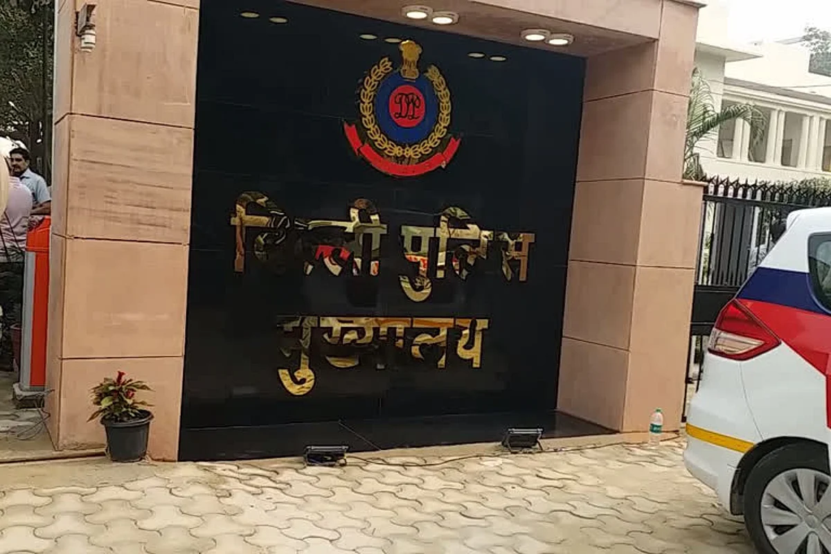 दिल की पुलिस ‘दिल्ली पुलिस’ ने परिवार तक पहुंचाया खाना